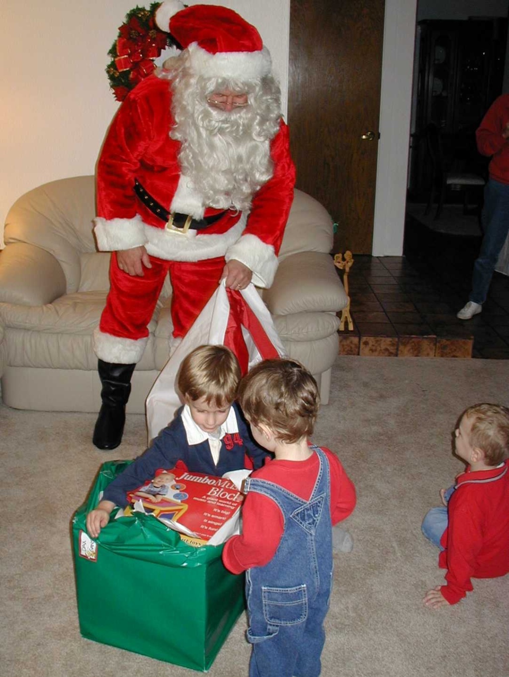 Hildebrand Christmas ScreenSaver/1024x768_2002-12-24 Christmas Eve 15.jpg